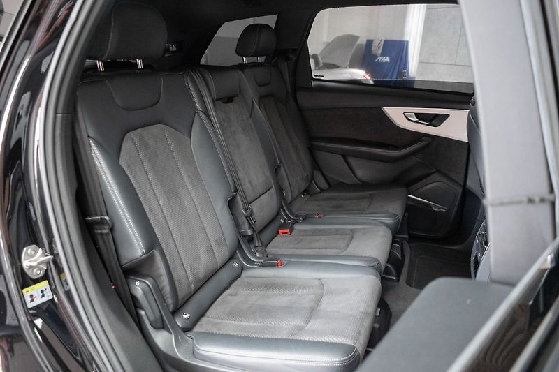 Audi Q7 50 TDI 4x4*S-LINE*7.MÍST*TAŽNÉ - fotka 13 z 51