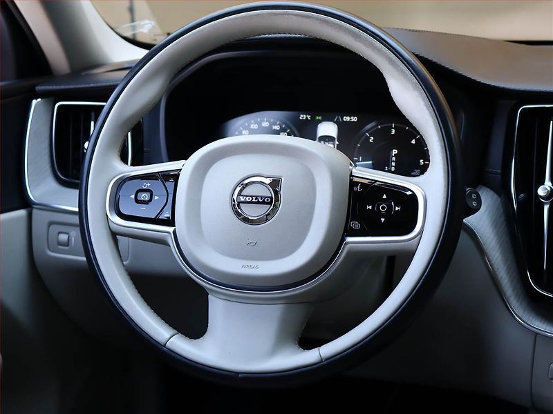 Volvo XC60 (2017) Inscription D5 AWD - fotka 14 z 20