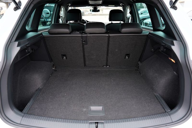 Volkswagen Tiguan 2.0 TSI 4Motion/DSG/R-line/ČR - fotka 12 z 54