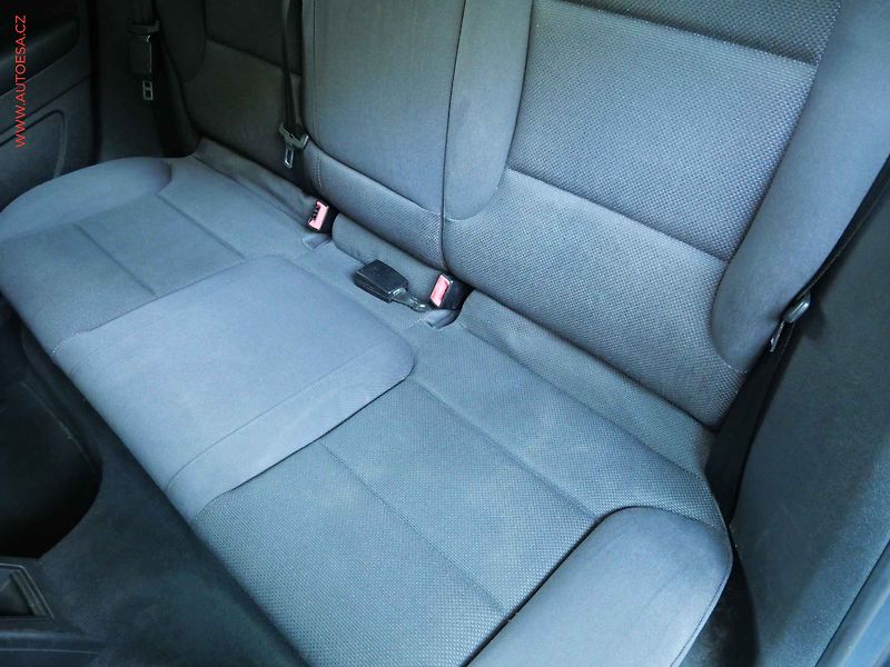 Audi A3 (2007) 1.6i, AC, tempo - fotka 10 z 18