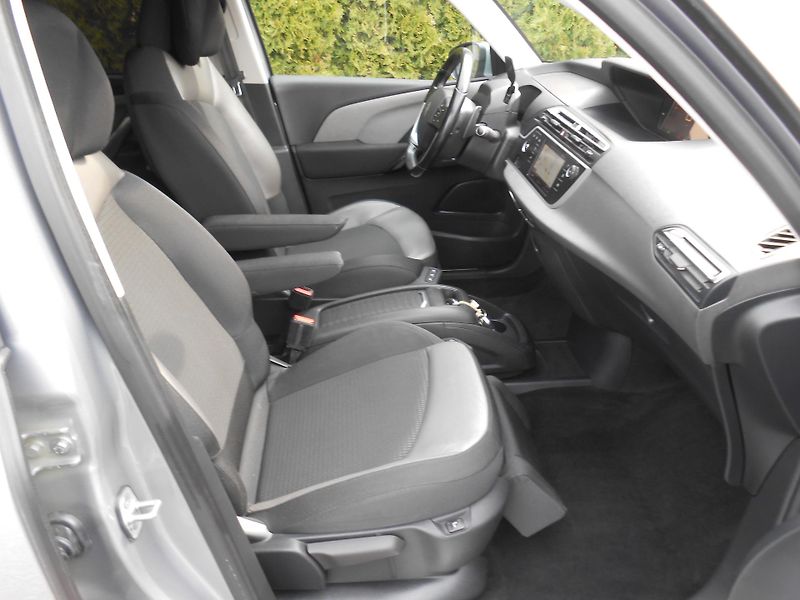 Citroën SpaceTourer 1.6HDi,NAVI, Tažné, Automat!! - fotka 17 z 45