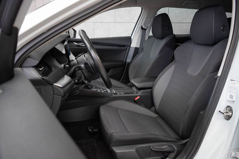 Škoda Octavia 2.0TDI*110kW DSG*BLIS*ACC*DPH* - fotka 10 z 35