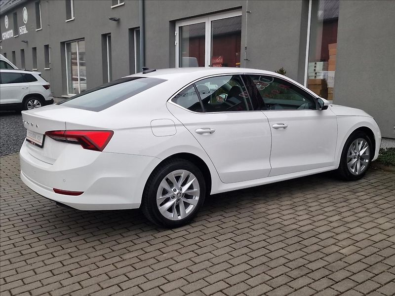 Škoda Octavia 2.0 TDI Style,původ ČR,1.Maj. - fotka 11 z 50