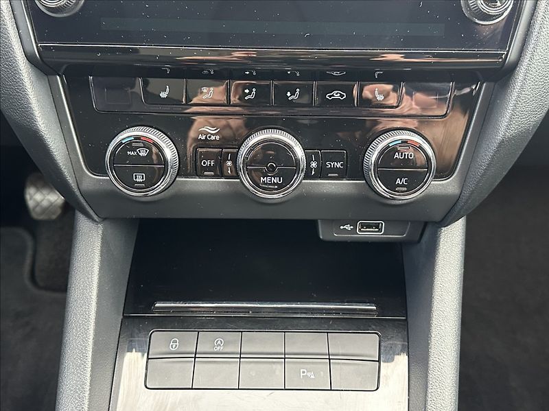 Škoda Octavia 2,0 TDI 150PS  Style M/T - fotka 26 z 54