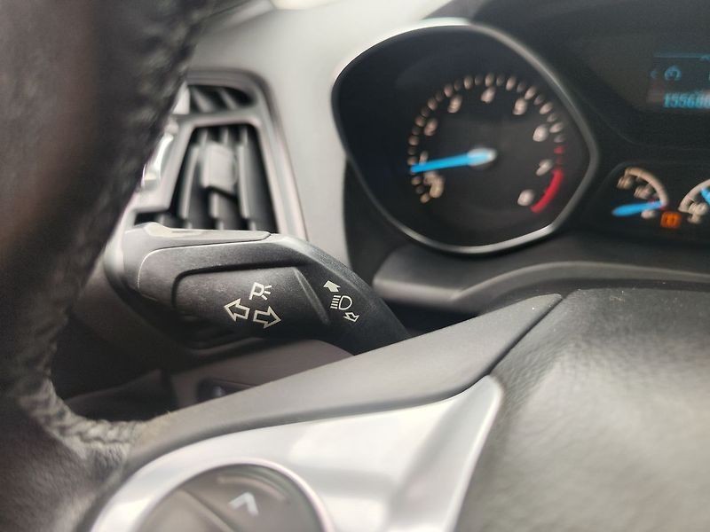 Ford Kuga 1.5 EB/110kW Sync Edition - fotka 24 z 28