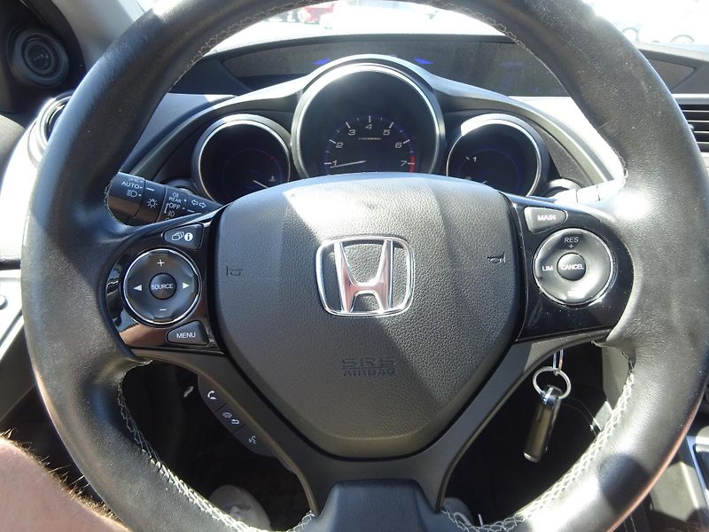 Honda Civic 1.8 i-VTEC 104kW TOURING - fotka 13 z 24