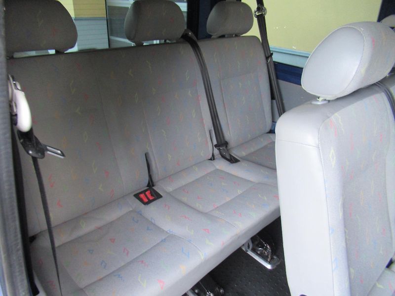 Volkswagen Transporter T5 1.9 TDI KLIMA 9 MÍST - fotka 16 z 22
