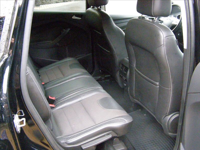 Ford Kuga 2,0   TDCI 2 majitel - fotka 24 z 30