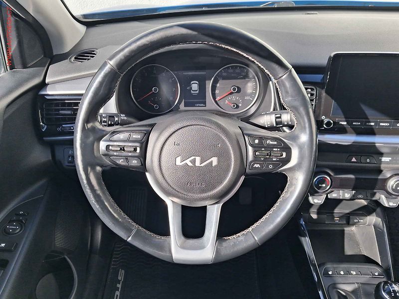 Kia Stonic (2022) 1.2 i, 2.maj,ČR, Kamera - fotka 11 z 17
