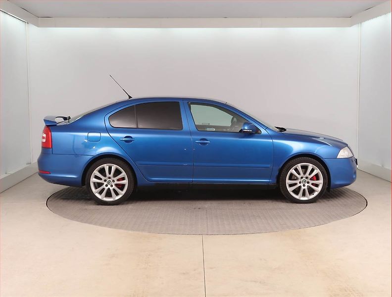 Škoda Octavia (2009) RS 2.0 TFSI, Xenony, Tempomat - fotka 6 z 15
