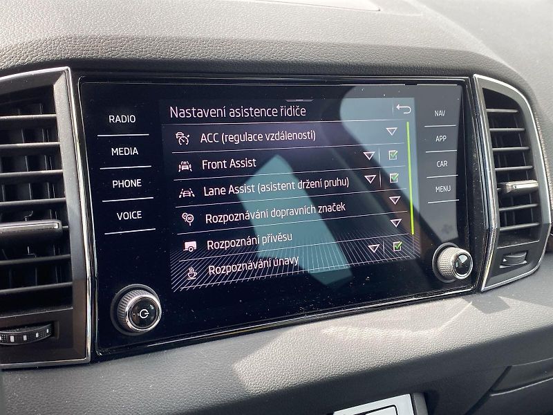Škoda Karoq (2023) 1.5 TSI Style - fotka 21 z 42