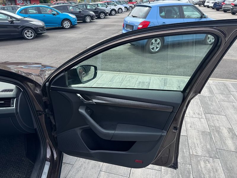 Škoda Octavia (2016) Scout 2.0 TDI 4x4 135kW - fotka 26 z 35