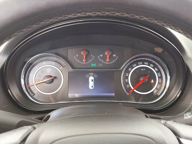 Opel Insignia (2015) 2.0 CDTI, Xenony, Tempomat - fotka 11 z 20