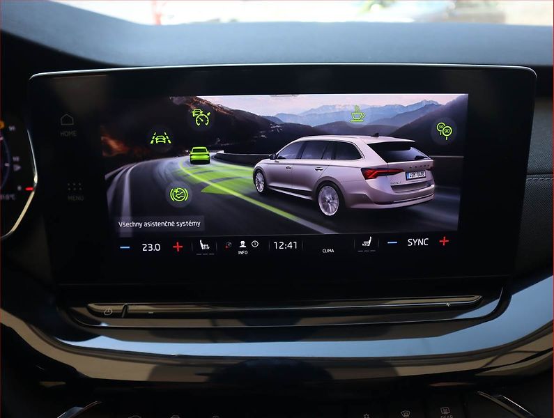 Škoda Octavia (2023) Sportline 2.0 TDI - fotka 21 z 28