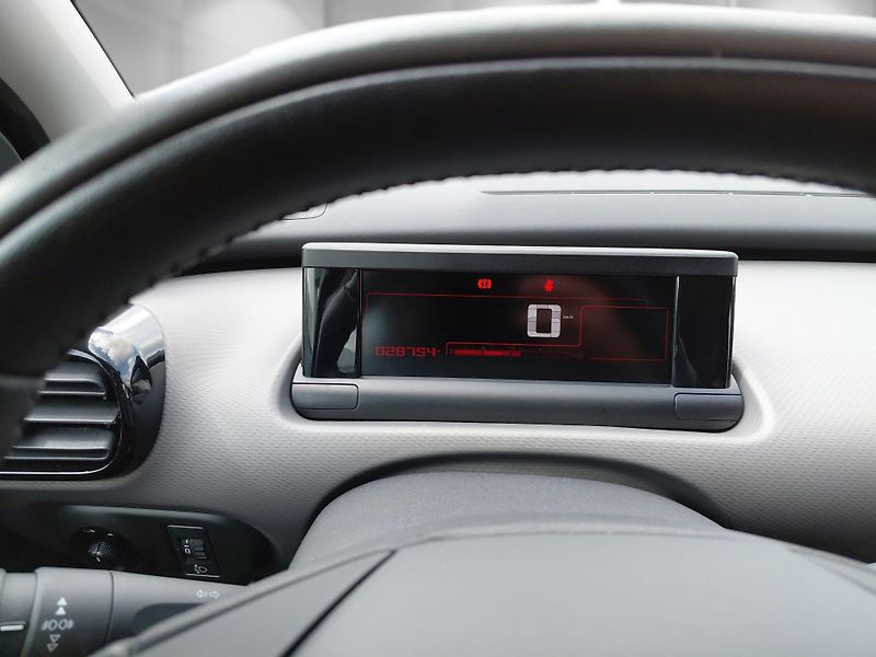 Citroën C4 Cactus (2017) 1,2 PT 60 kW Feel Edition - fotka 17 z 24