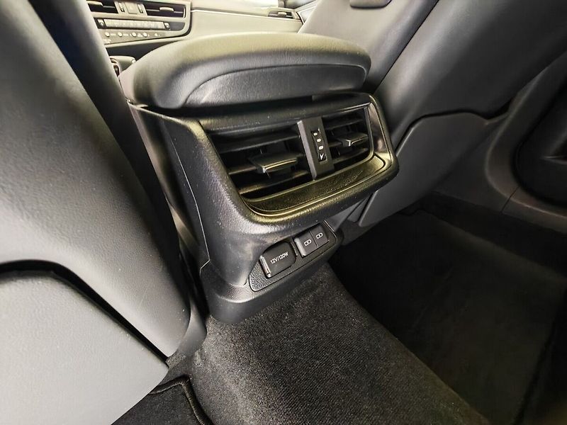 Lexus ES 300h 300h Luxury - fotka 23 z 49