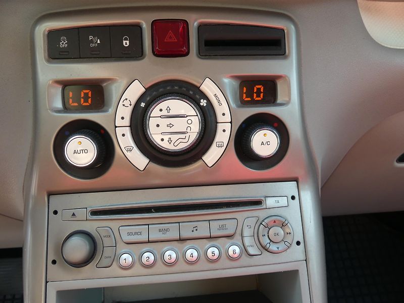 Citroën C3 Picasso (2014) 1,6 VTi automat - fotka 12 z 15
