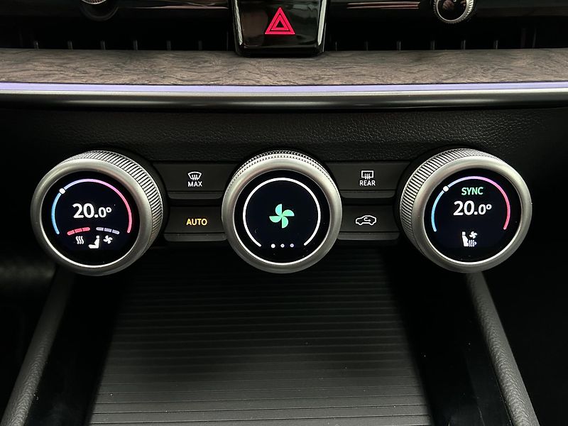 Škoda Superb 2.0 TDI 4x4 L & K - fotka 14 z 30