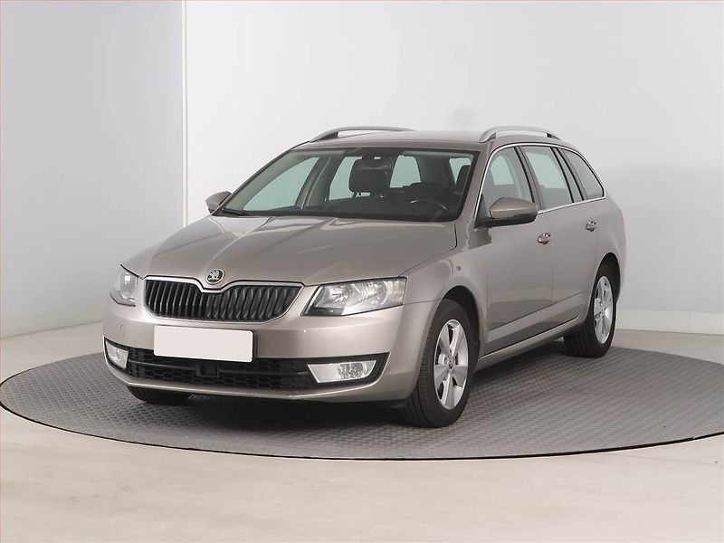 Škoda Octavia (2014) Style 1.6 TDI, Tempomat - fotka 2 z 16