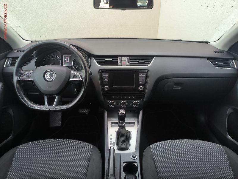 Škoda Octavia (2015) 2.0 TDi, Ambition, DSG, navi - fotka 8 z 21