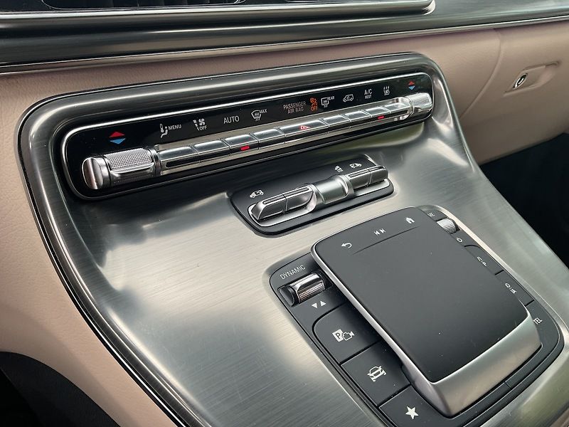 Mercedes-Benz Třídy V 300 d 4MATIC EXCLUSIVE - fotka 7 z 10