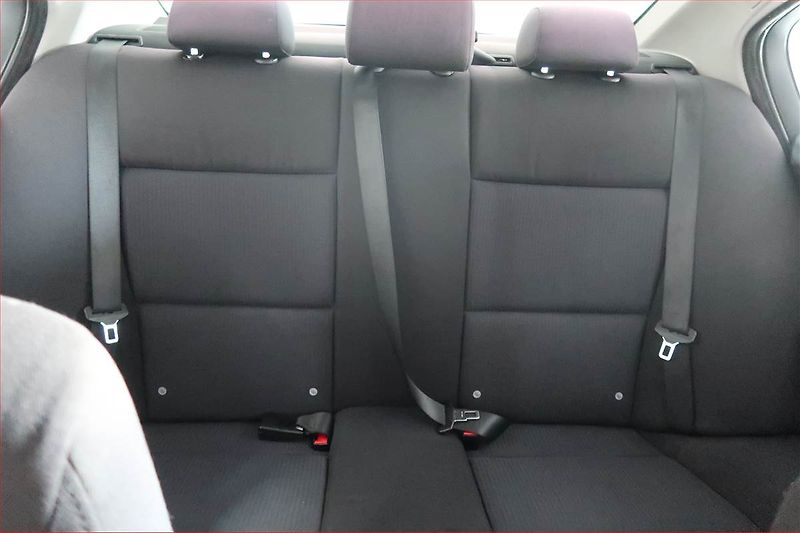 BMW Řada 3 (2010) 320 d, nová STK, jezdí výborně - fotka 10 z 19