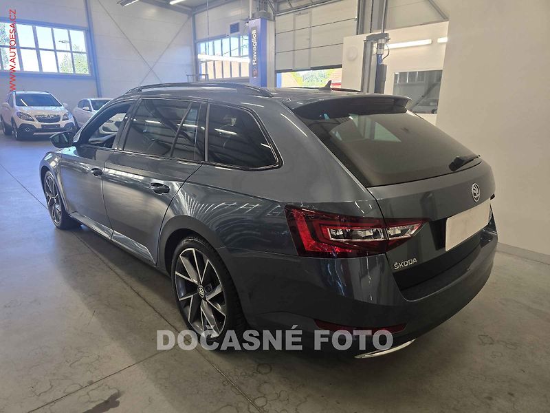 Škoda Superb (2018) 2.0 TDI - fotka 2 z 3