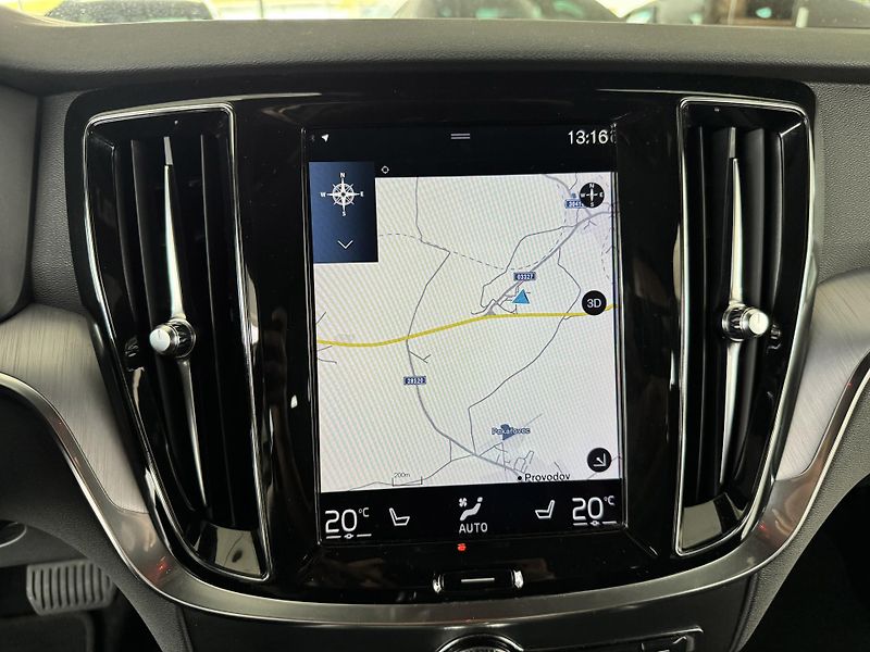 Volvo V60 D3 AUT*110kW*LED*KeyLess*DPH - fotka 19 z 34