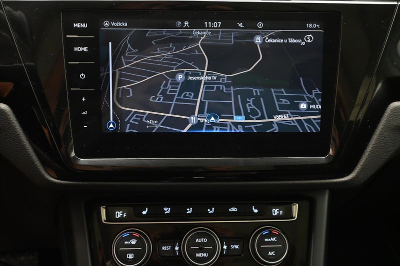 Volkswagen Touran 2,0 TDI 110 kW DSG COMFORT Zár - fotka 19 z 33