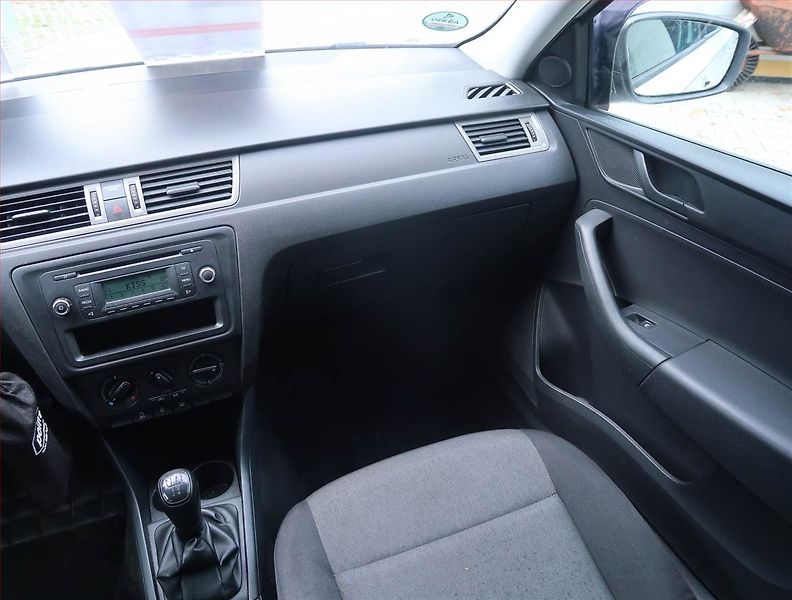 Škoda Rapid (2015) Ambition 1.2 TSI - fotka 8 z 13