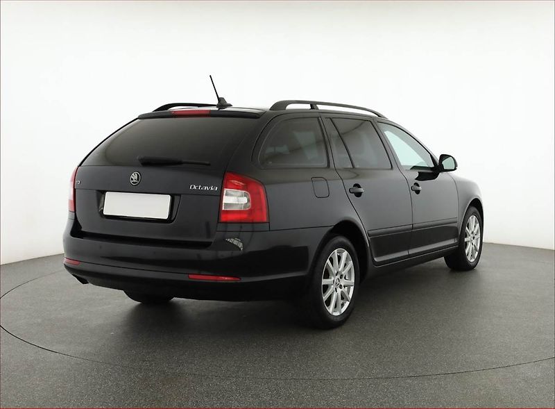 Škoda Octavia (2012) 1.6 TDI, Navi, Tempomat - fotka 5 z 14
