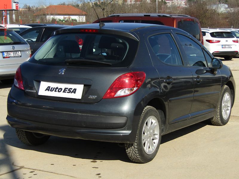 Peugeot 207 (2010) 1.4 i, ČR, AC, el. výbava - fotka 4 z 14