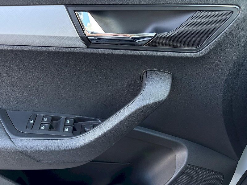 Škoda Karoq (2025) 1.5 TSI / 110kW / SELECTION - fotka 14 z 34