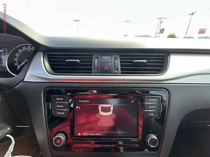 Škoda Rapid (2018) 1.0 TSI, ČR, STK2/28 - fotka 16 z 16