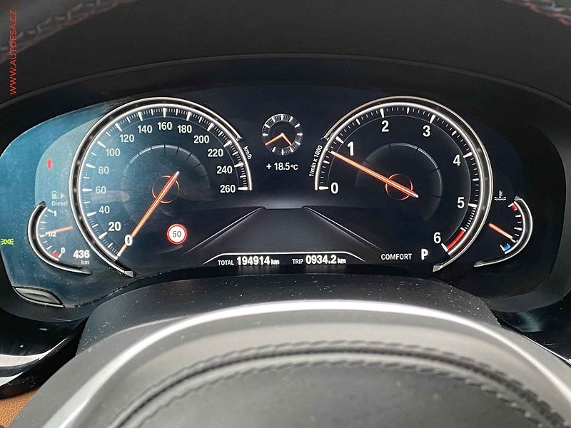 BMW Řada 5 (2017) 3.0d 530d xDrive, ČR, AT - fotka 21 z 24
