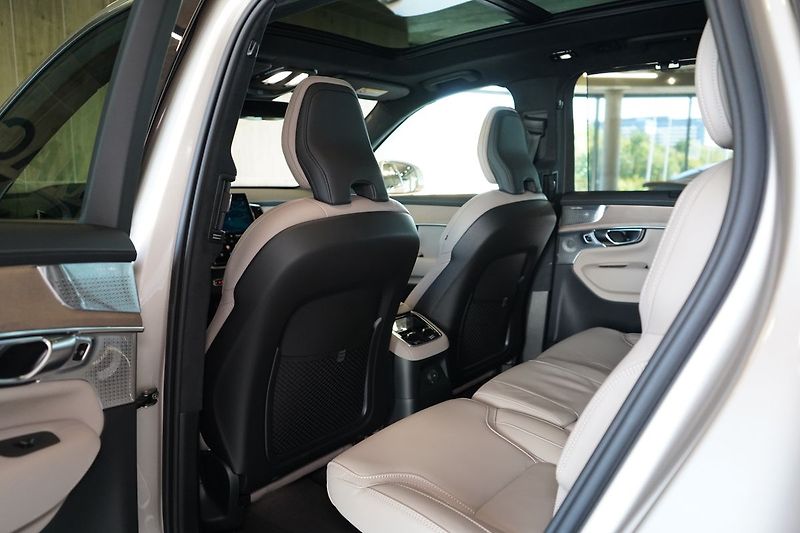 Volvo XC90 T8 ULTRA Bright, Masáž, Bowers - fotka 44 z 50