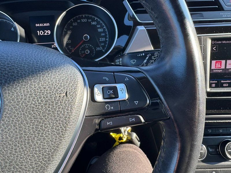 Volkswagen Touran (2016) 1,6 TDI 85 KW STK NAVI TAŽNÉ - fotka 22 z 50