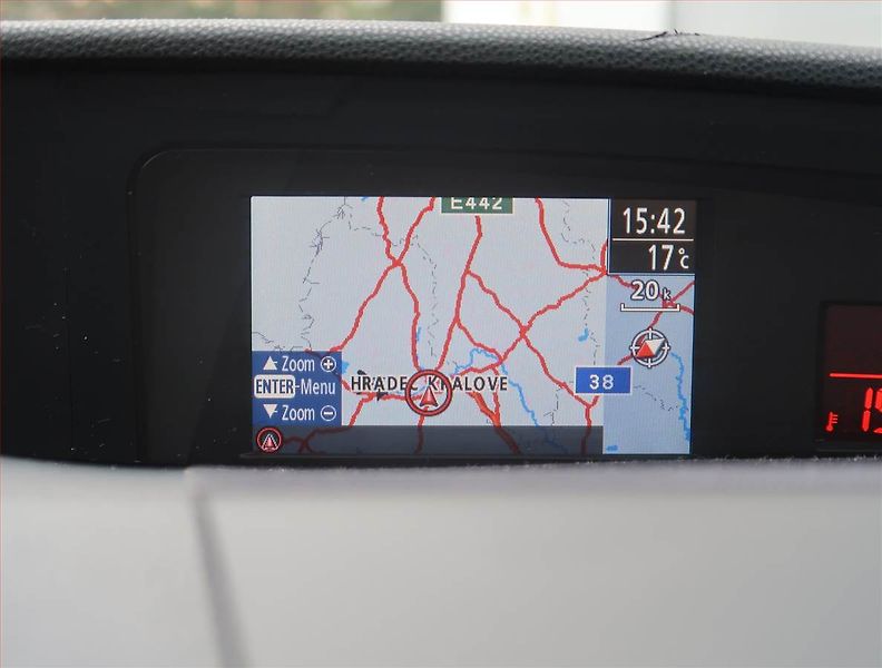 Mazda 3 (2009) 2.0, Navi, Tempomat - fotka 13 z 20
