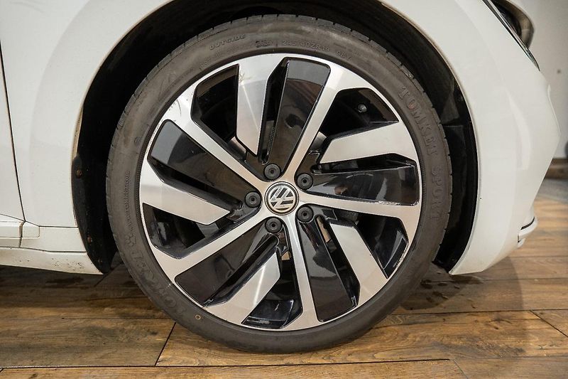 Volkswagen Arteon 2.0 TDI DSG  R-Line 110 kW - fotka 27 z 29