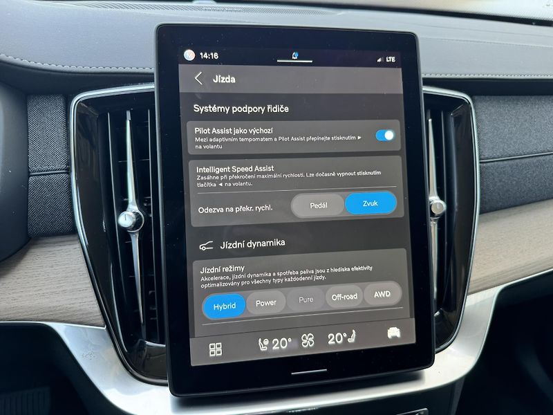 Volvo XC90 T8 AWD / 360 / kola/ REZERVACE - fotka 41 z 51