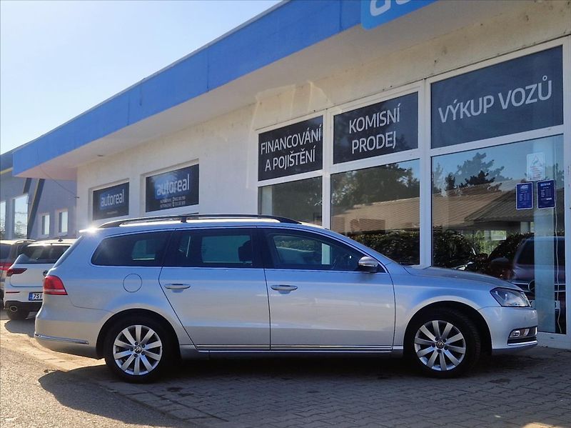 Volkswagen Passat 1,4 TSI DSG AUTOAC SENZOR TAŽN - fotka 6 z 37