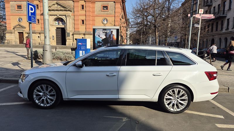 Škoda Superb (2020) - fotka 16 z 21