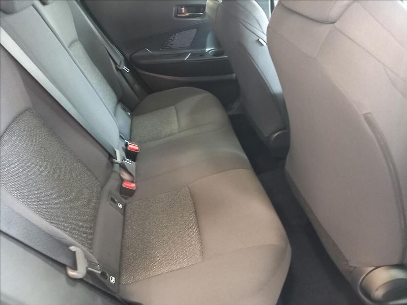 Toyota C-HR 1,8 Comfort Business - fotka 9 z 14