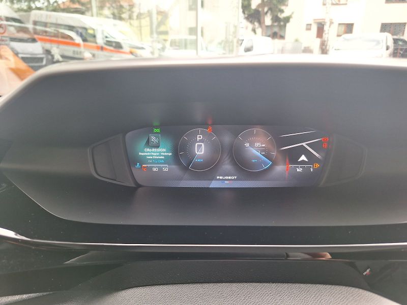 Peugeot 308 (2025) SW ALLURE Hybrid 145 e-DCS6 - fotka 13 z 21