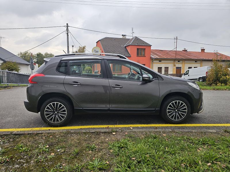 Peugeot 2008 (2016) 1.2i TAŽNÉ  - fotka 6 z 18