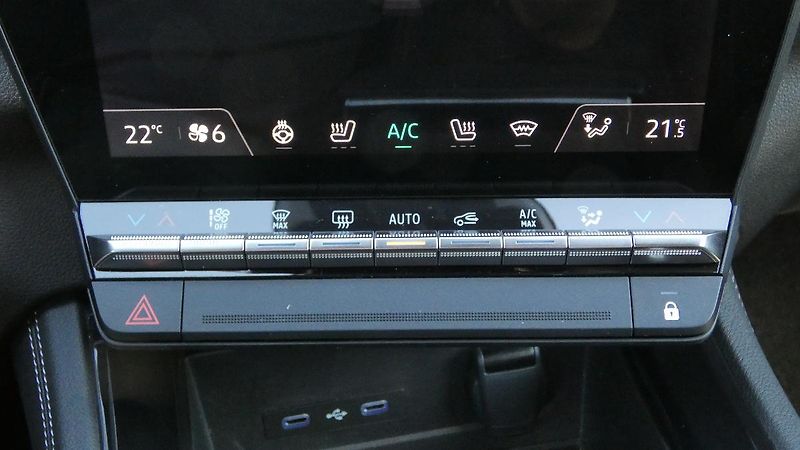 Renault Austral 1.3 MHEV 160 Techno - fotka 17 z 24