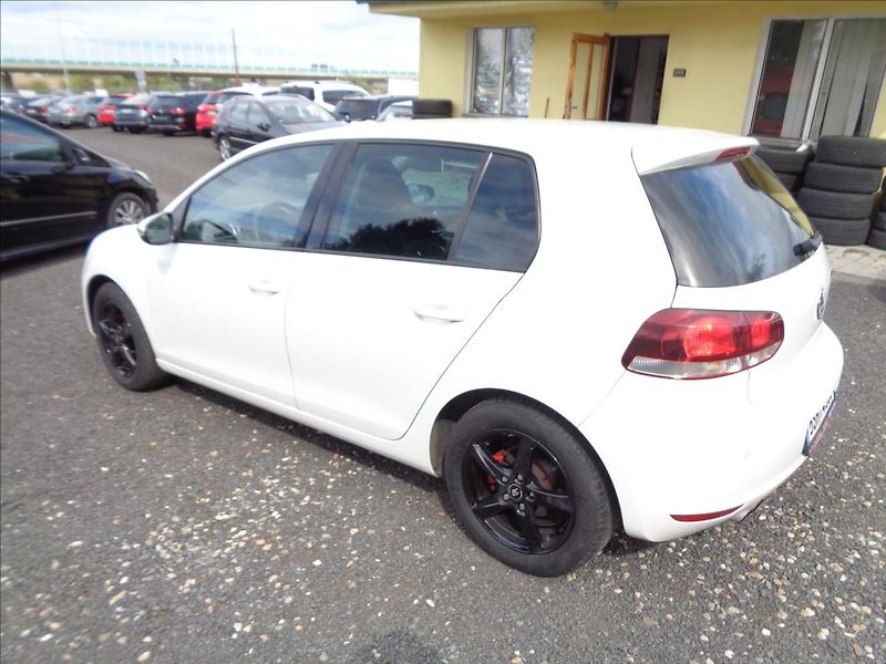 Volkswagen Golf 1,4 - fotka 4 z 13