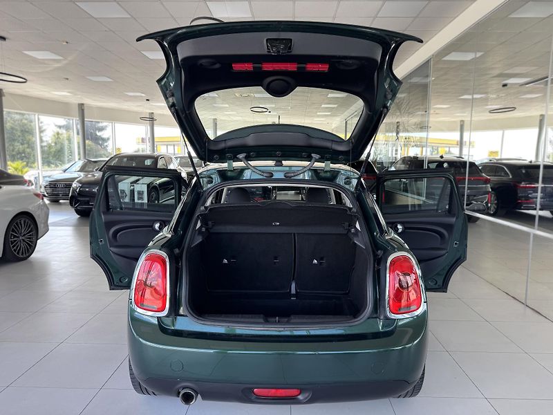Mini Cooper 1,5T 100kW*REZERVACE! - fotka 26 z 29