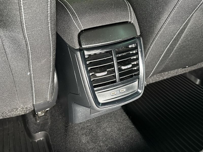 Škoda Kamiq Monte Carlo DSG - fotka 22 z 32