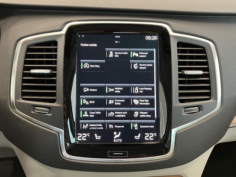 Volvo XC90 B5 AWD Momentum AT8 - fotka 32 z 43